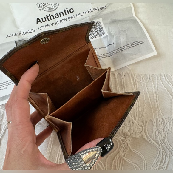 LOUIS VUITTON MONOGRAM ELISE COMPACT WALLET - Picture 5 of 17